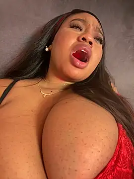 Snapshot of ailynBlaze chatting on February 16, 12:41 am ailynBlaze online show from February 16, 12:41 am