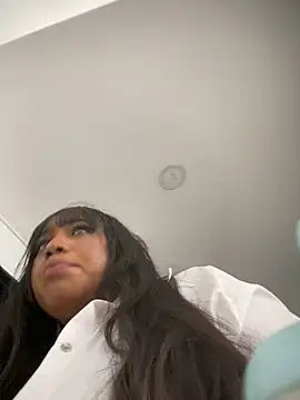 Snapshot of ailynBlaze chatting on February 19, 5:38 pm ailynBlaze online show from February 19, 5:38 pm