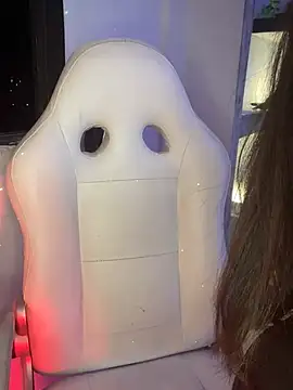 Snapshot of ailynBlaze chatting on March 3, 2:26 am ailynBlaze online show from March 3, 2:26 am