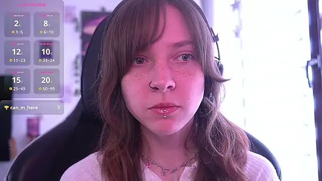 juliapie online show from April 25, 9:01 am