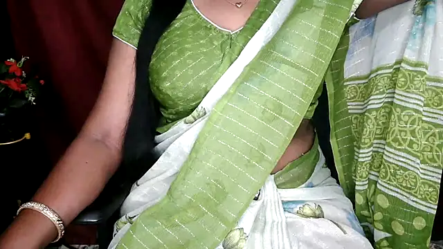 Snapshot of shila20 chatting on June 4, 7:36 am shila20 online show from June 4, 7:36 am