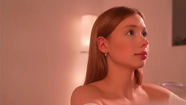 Snapshot of april_blush chatting on March 9, 6:21 pm april blush online show from March 9, 6:21 pm