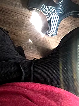 Snapshot of Damn-Danny chatting on November 12, 6:19 pm Damn-Danny online show from November 12, 6:19 pm