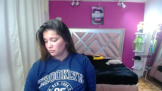 brithany smiith  online show from December 27, 3:53 am