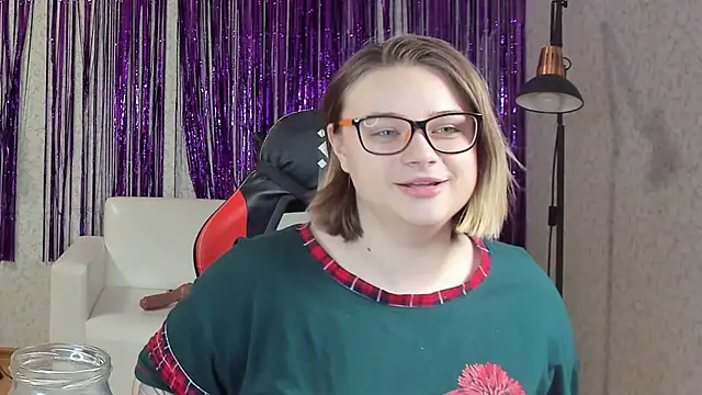 Seductive She Wolf online show from February 9, 7:30 pm