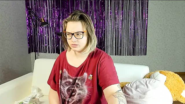 Seductive She Wolf online show from February 27, 7:55 am