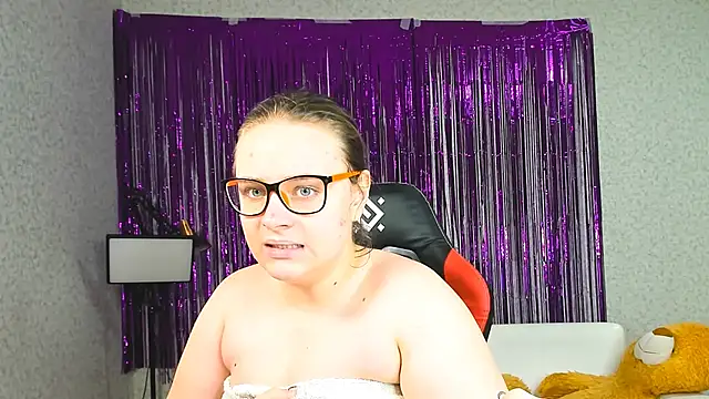 Seductive She Wolf online show from March 4, 10:46 am