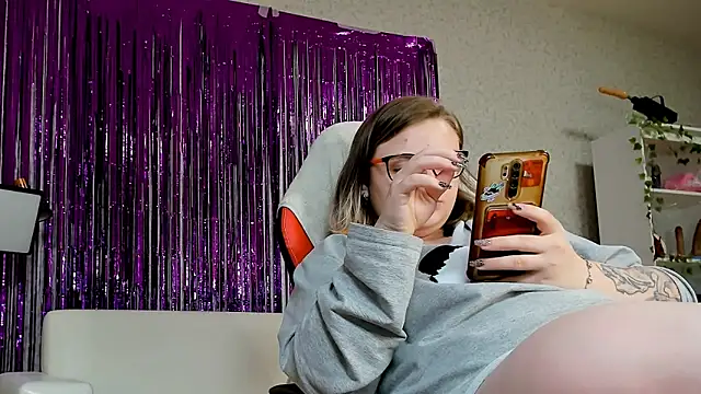 Seductive She Wolf online show from March 8, 4:17 pm