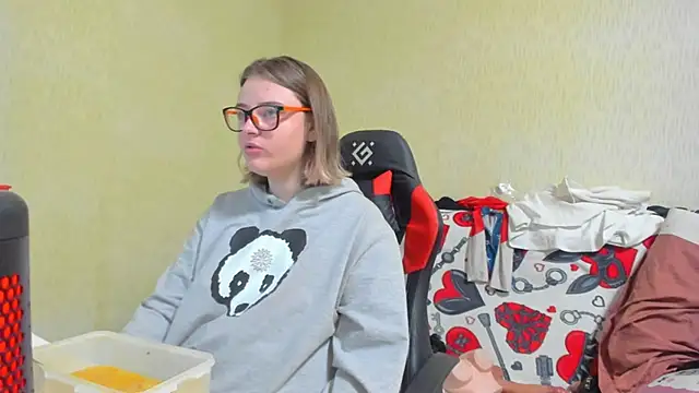 Seductive She Wolf online show from March 14, 7:01 pm