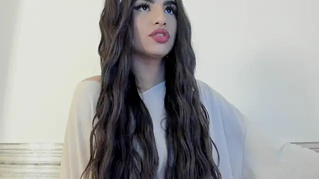 Sophia Cambpell online show from February 4, 9:09 pm