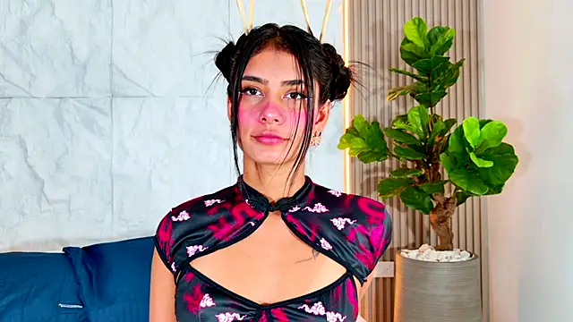 LaurenRodriiguez online show from January 7, 1:02 pm