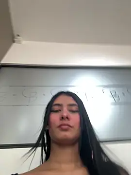 LaurenRodriiguez online show from April 21, 7:17 pm