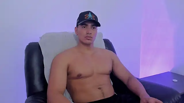 JamesGraay online show from February 26, 7:16 pm