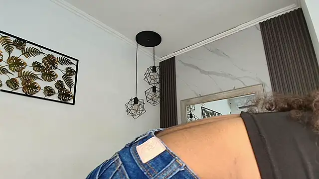 Snapshot of ashley_lemus chatting on February 18, 12:28 pm ashley lemus online show from February 18, 12:28 pm