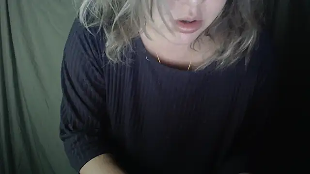 Snapshot of 1BECHA1 chatting on February 16, 2:31 am 1BECHA1 online show from February 16, 2:31 am