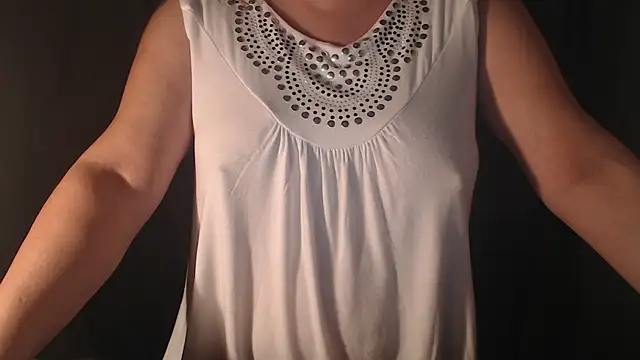 Snapshot of 1BECHA1 chatting on October 10, 9:58 pm 1BECHA1 online show from October 10, 9:58 pm