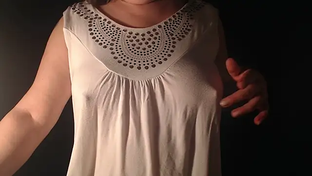 Snapshot of 1BECHA1 chatting on November 18, 12:27 am 1BECHA1 online show from November 18, 12:27 am