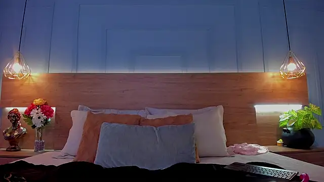 andymiller  online show from February 3, 1:40 pm