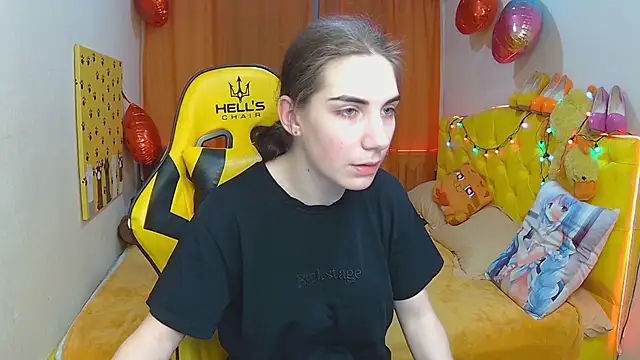 Snapshot of NikaStark_ chatting on March 10, 1:45 am NikaStark online show from March 10, 1:45 am
