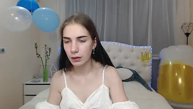 Snapshot of NikaStark_ chatting on September 18, 6:37 am NikaStark online show from September 18, 6:37 am