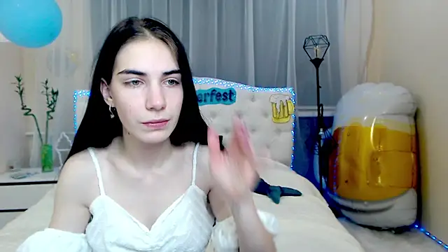 Snapshot of NikaStark_ chatting on October 8, 6:11 am NikaStark online show from October 8, 6:11 am