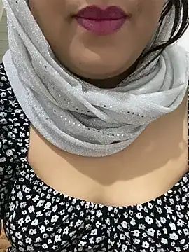 Snapshot of yassminsexy22 chatting on January 9, 11:58 am yassminsexy22 online show from January 9, 11:58 am