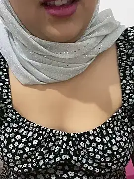 Snapshot of yassminsexy22 chatting on January 9, 4:39 pm yassminsexy22 online show from January 9, 4:39 pm