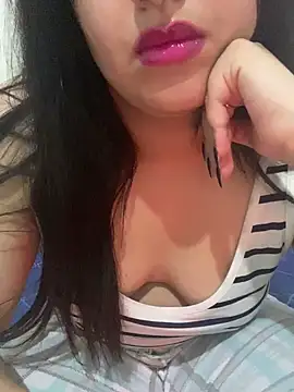 Snapshot of yassminsexy22 chatting on January 28, 6:17 pm yassminsexy22 online show from January 28, 6:17 pm