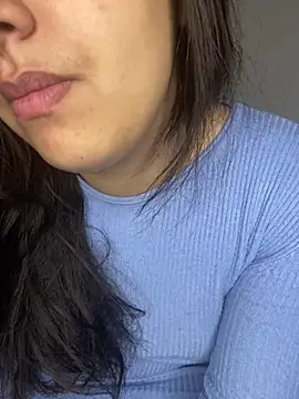 Snapshot of yassminsexy22 chatting on February 8, 1:33 pm yassminsexy22 online show from February 8, 1:33 pm