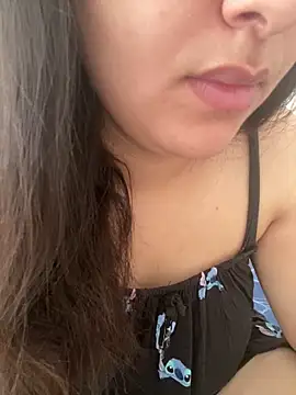 Snapshot of yassminsexy22 chatting on October 25, 12:56 pm yassminsexy22 online show from October 25, 12:56 pm