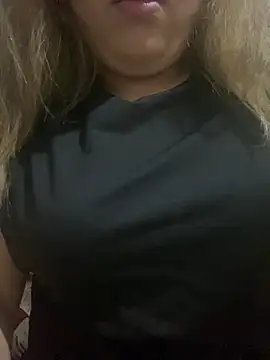 Snapshot of yassminsexy22 chatting on January 31, 9:35 pm yassminsexy22 online show from January 31, 9:35 pm