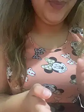 Snapshot of yassminsexy22 chatting on February 3, 8:14 pm yassminsexy22 online show from February 3, 8:14 pm