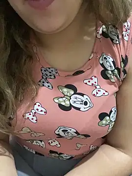 Snapshot of yassminsexy22 chatting on February 4, 12:44 pm yassminsexy22 online show from February 4, 12:44 pm