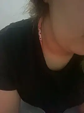 Snapshot of yassminsexy22 chatting on February 5, 7:18 pm yassminsexy22 online show from February 5, 7:18 pm