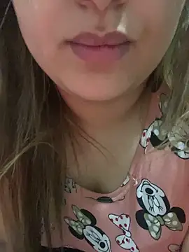 Snapshot of yassminsexy22 chatting on February 15, 2:41 am yassminsexy22 online show from February 15, 2:41 am