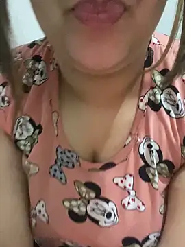 Snapshot of yassminsexy22 chatting on February 15, 1:09 pm yassminsexy22 online show from February 15, 1:09 pm