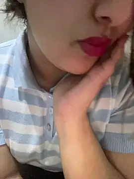 Snapshot of yassminsexy22 chatting on February 19, 7:54 pm yassminsexy22 online show from February 19, 7:54 pm