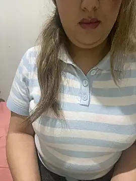 Snapshot of yassminsexy22 chatting on February 23, 10:29 pm yassminsexy22 online show from February 23, 10:29 pm