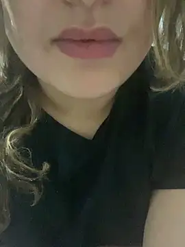 Snapshot of yassminsexy22 chatting on March 4, 8:04 pm yassminsexy22 online show from March 4, 8:04 pm