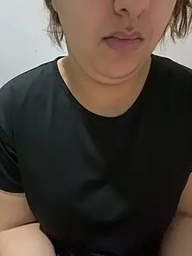 Snapshot of yassminsexy22 chatting on March 6, 7:10 pm yassminsexy22 online show from March 6, 7:10 pm