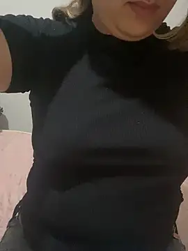 Snapshot of yassminsexy22 chatting on March 11, 8:48 pm yassminsexy22 online show from March 11, 8:48 pm