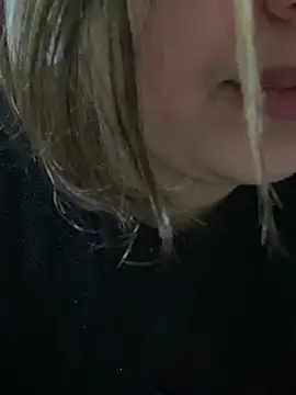 Snapshot of yassminsexy22 chatting on March 14, 12:28 am yassminsexy22 online show from March 14, 12:28 am