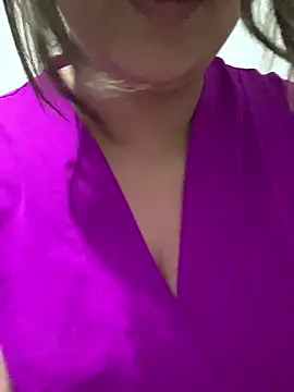 Snapshot of yassminsexy22 chatting on June 2, 9:17 pm yassminsexy22 online show from June 2, 9:17 pm