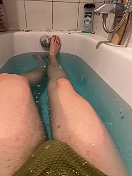 Snapshot of Michaela1222 chatting on November 6, 9:48 pm Michaela1222 online show from November 6, 9:48 pm