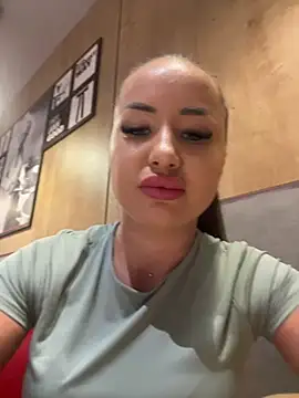 Snapshot of beautydiamond chatting on May 29, 8:01 am beautydiamond online show from May 29, 8:01 am