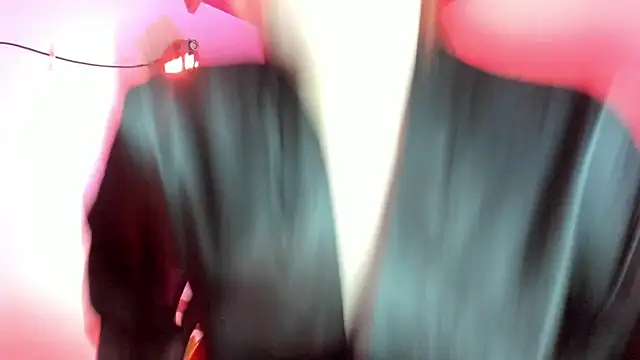 Snapshot of sweeet_peach chatting on April 25, 5:54 am sweeet peach online show from April 25, 5:54 am