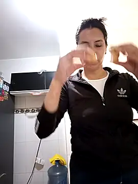 Bonny Klote online show from October 6, 2:47 pm