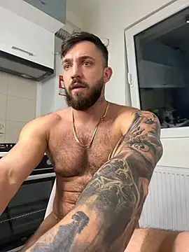 Snapshot of LoveIsBlind_ chatting on December 21, 12:09 am LoveIsBlind  online show from December 21, 12:09 am