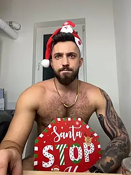 Snapshot of LoveIsBlind_ chatting on December 26, 12:03 am LoveIsBlind  online show from December 26, 12:03 am