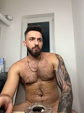 Snapshot of LoveIsBlind_ chatting on December 27, 1:11 am LoveIsBlind  online show from December 27, 1:11 am